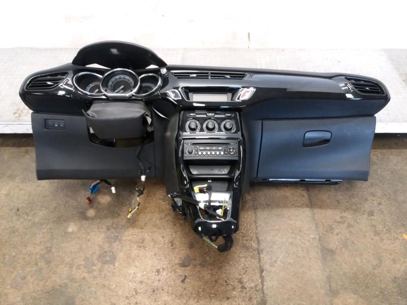 Planche de bord complete CITROEN DS3 Diesel - 1