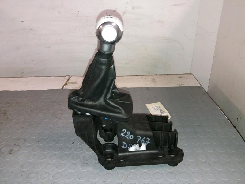 Levier de vitesses CITROEN DS3 Diesel - 1