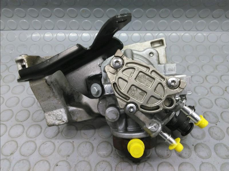 Pompe à injection PEUGEOT 208 Diesel - 1