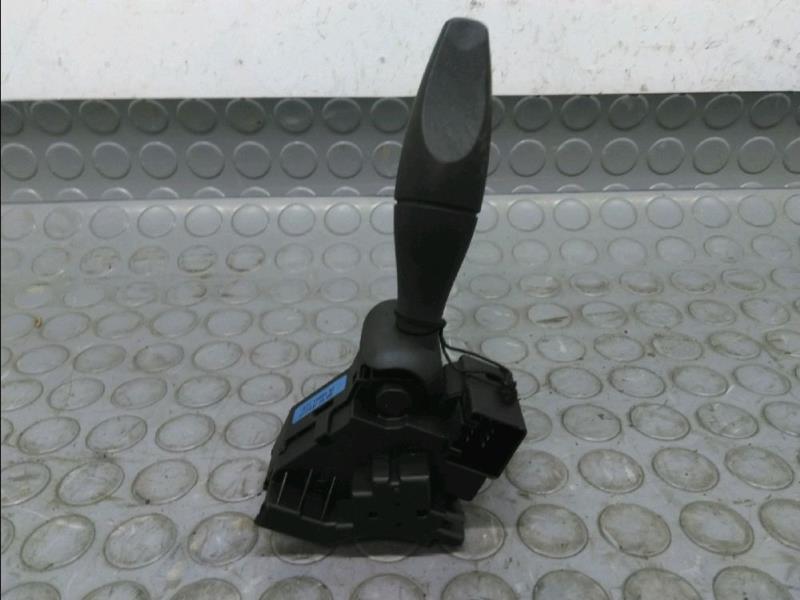 Commande de phare FORD FIESTA V Essence - 1