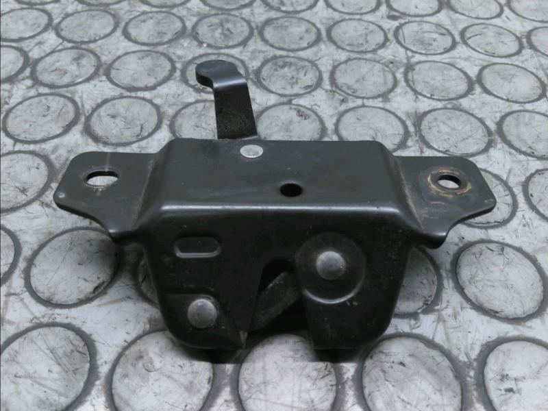 Serrure de hayon PEUGEOT 106 Essence - 1