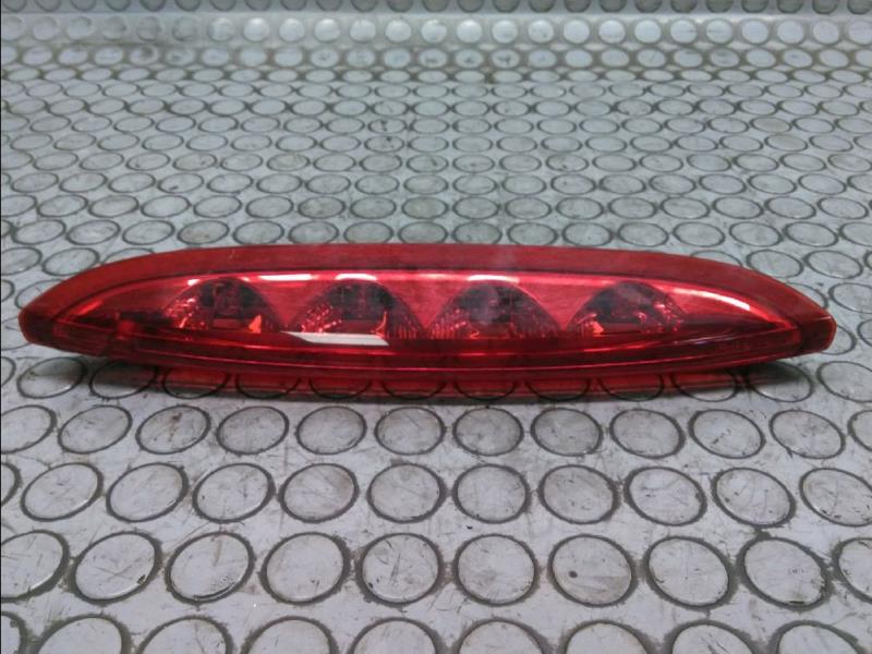 Feu arriere stop central PEUGEOT 208 Essence - 1