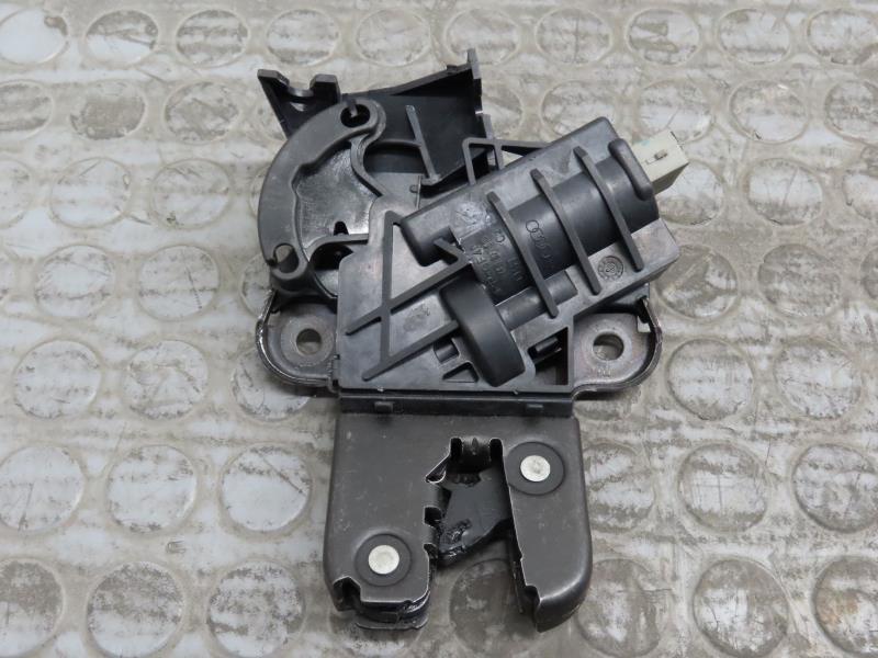 Serrure de coffre AUDI A4 II Diesel - 1