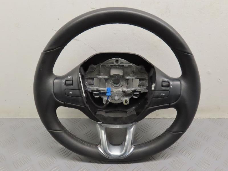 Volant PEUGEOT 208 Essence - 1