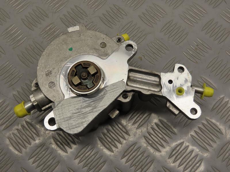 Pompe à vide AUDI A3 II Diesel - 1