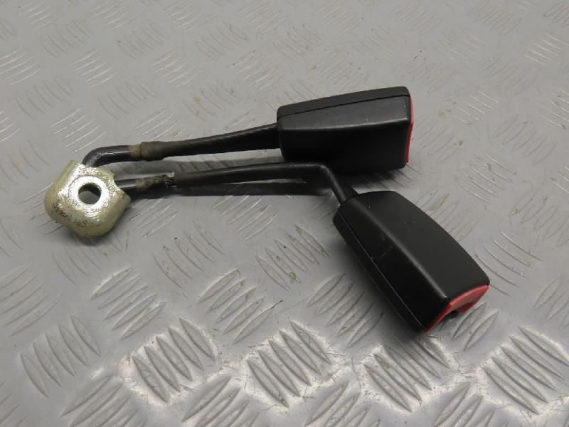Attache ceinture arriere centrale AUDI A3 I Diesel - 1
