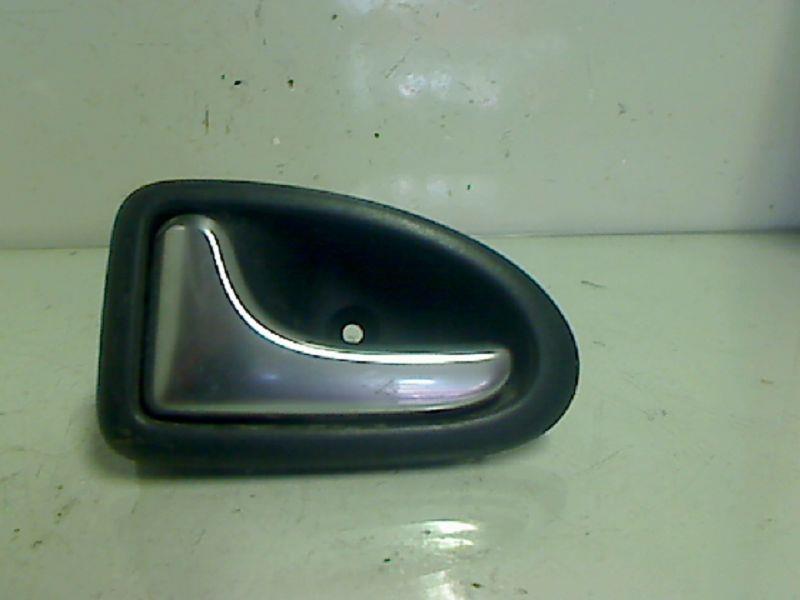 Poignee interieur avant gauche RENAULT CLIO Diesel - 1