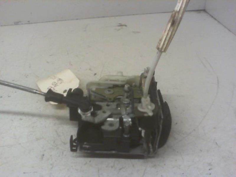 Serrure avant droit AUDI A4 1 PHASE 2 Diesel - 1