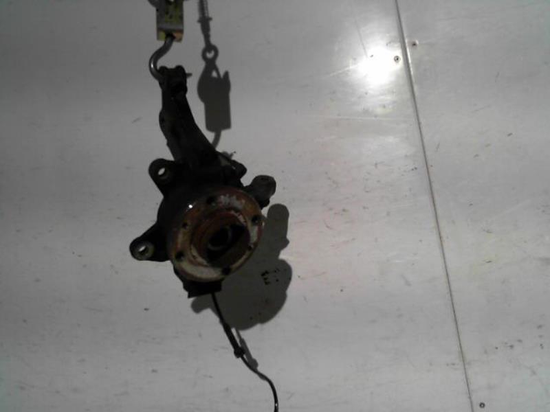 Fusee avant gauche RENAULT CLIO 4 PHASE 2 Diesel - 1