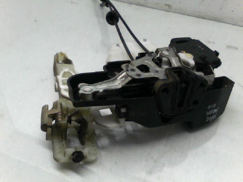 Serrure avant gauche KIA CARENS 3 Diesel - 1