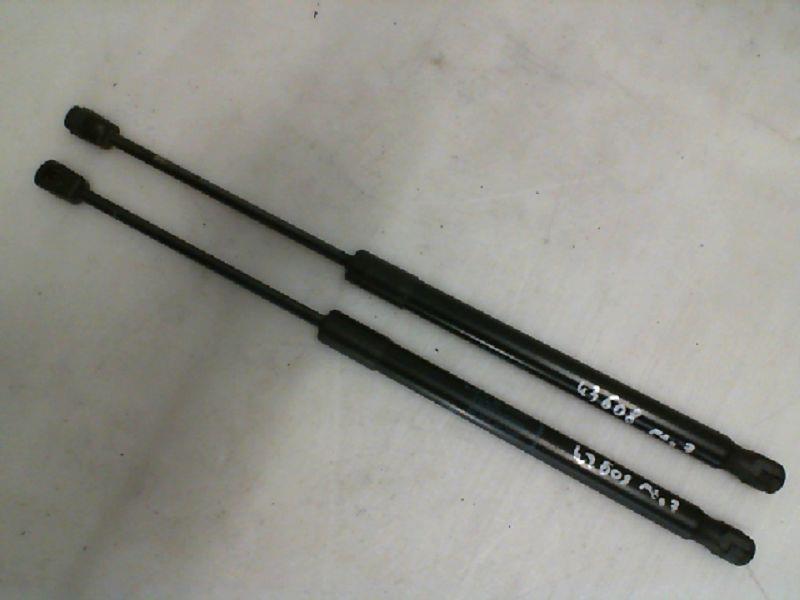 Verin de coffre RENAULT MEGANE 3 PHASE 1 Diesel - 1