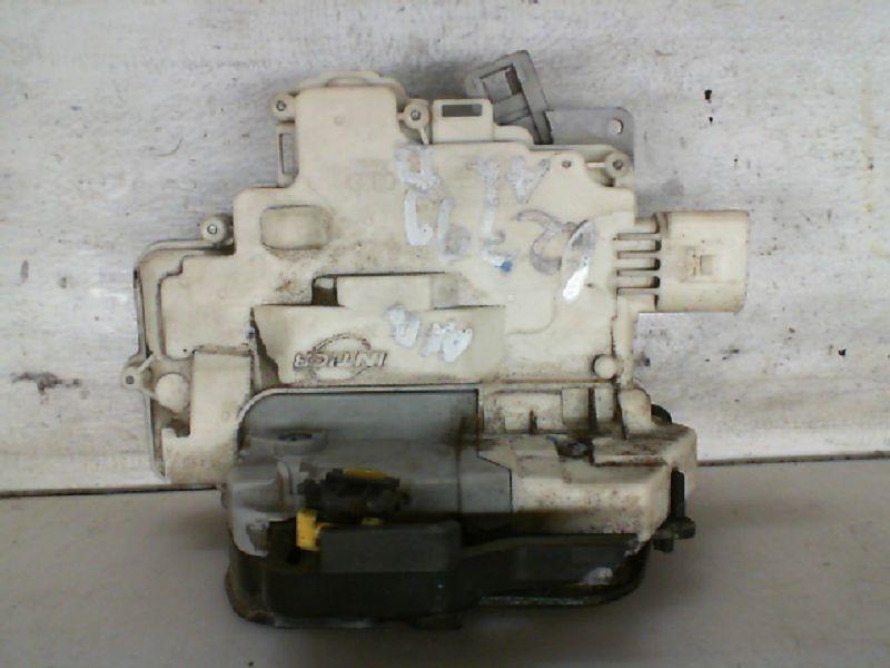 Serrure avant droit AUDI A4 2 AVANT PHASE 2 BREAK Diesel - 1