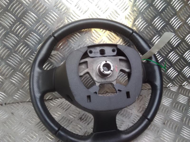 Volant NISSAN JUKE Essence - 1