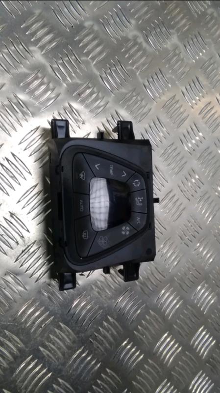 Commande chauffage TOYOTA AYGO Essence - 1